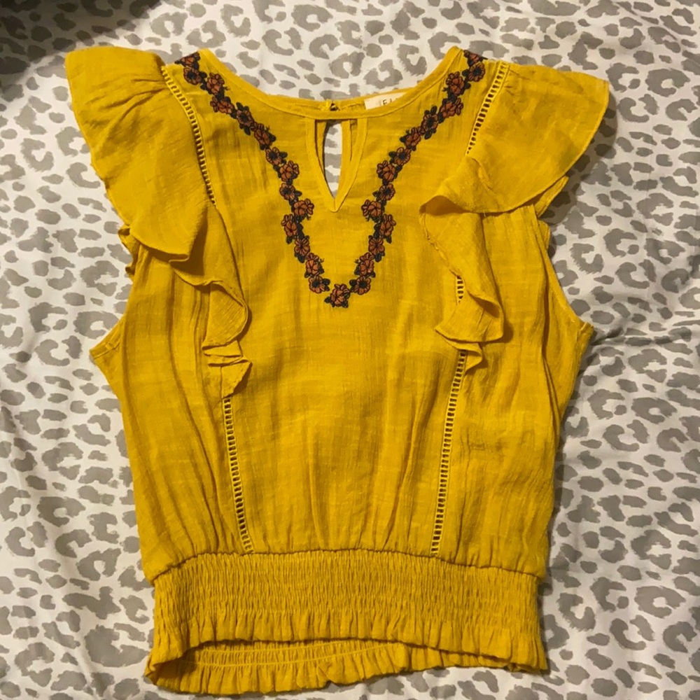 Boutique sleeveless blouse